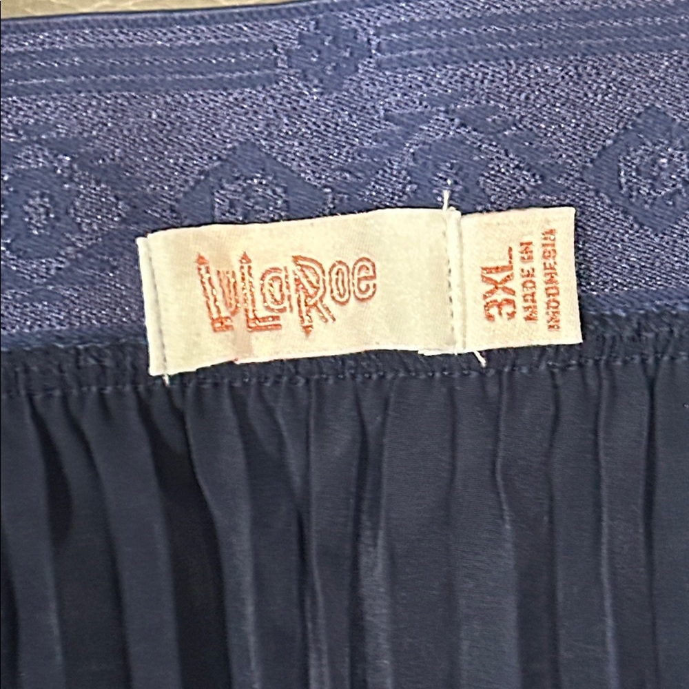 LulaRoe Elegant Blue Pleated Skirt. NWT. Size 3XL - Picture 2 of 6